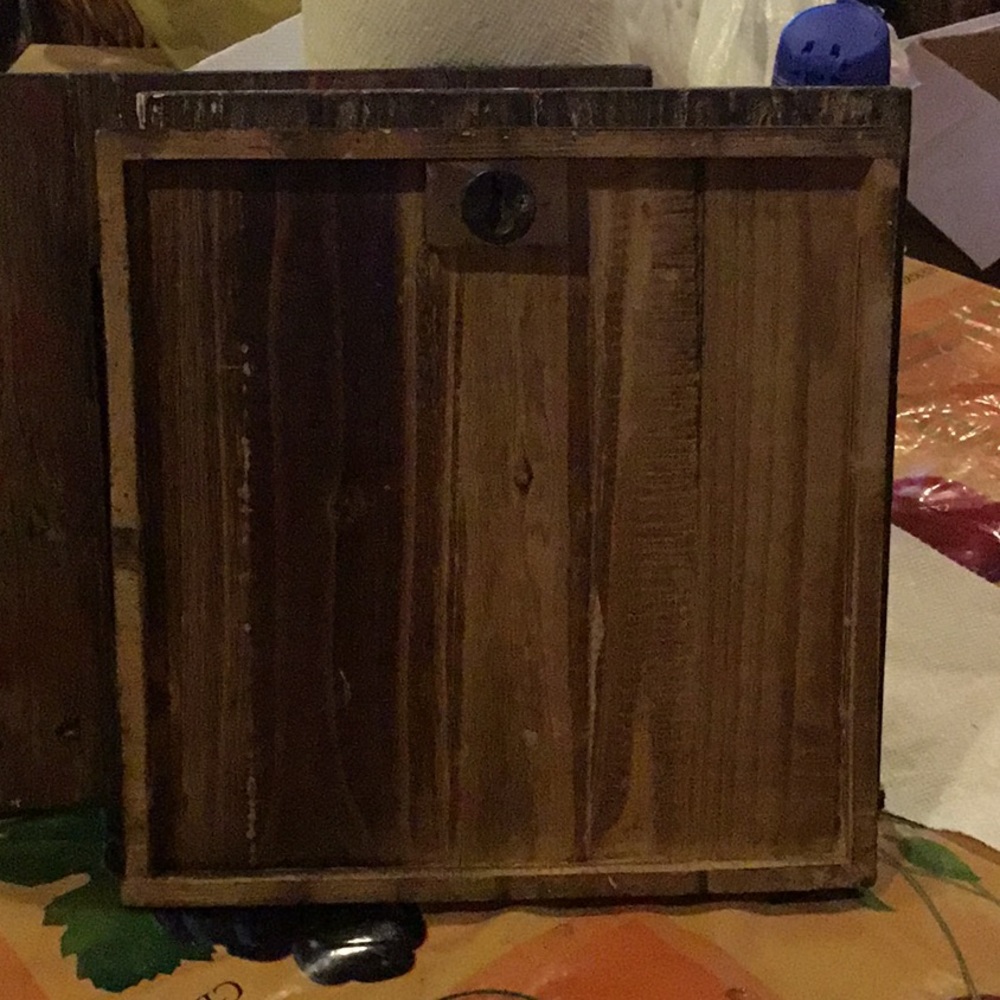 Farmhouse/Rustic Decor - Picture 4 of 4
